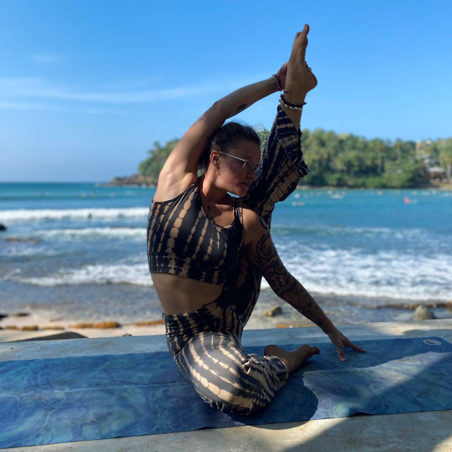 Hatha / Compass - Peak Pose / Beginner to Intermediate